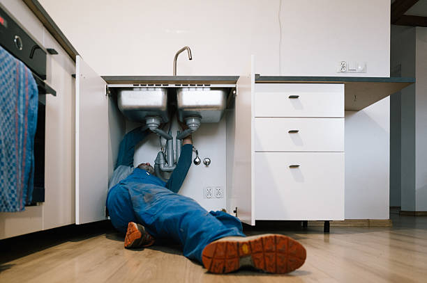 Professional Leak Detection technician working in Freeburg, IL